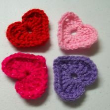 crochet Valentine's heart clips